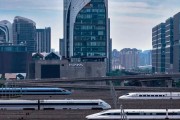 助妻为乐高铁列车“飙车”？官方解答来了！