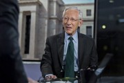 助妻为乐宏观经济学教授兼实践者Stanley Fisher逝世 曾培养全球多位经济决策者